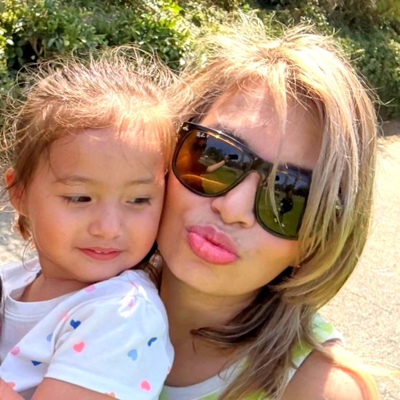 Meet your Posher,Anne Reselling Clothing Brands that Last - Picture 1 of 1